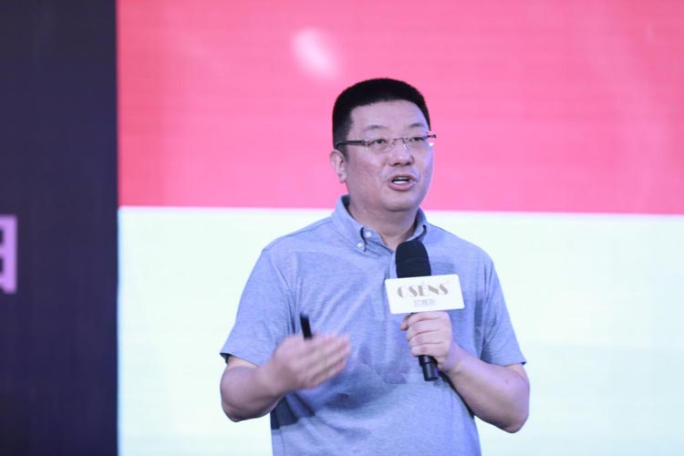 江南春現(xiàn)場演講圖